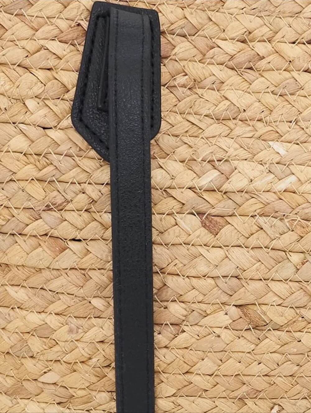 Chic Woven Straw Tote Bag with Black Shoulder Straps - Picture 3 of 3